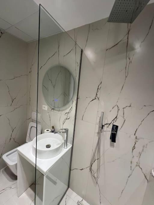 Spacious Apartment Ish-Blloku Area Τίρανα Εξωτερικό φωτογραφία